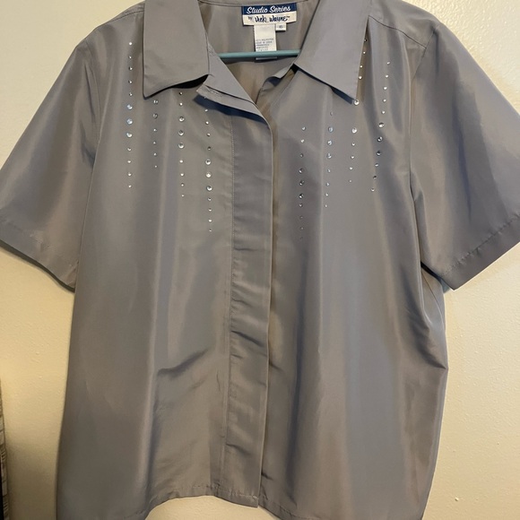 Studio Series by Vicki Wayne embellished grey blouse - Picture 3 of 4